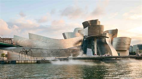  Guggenheim Müzesi Bilbao: Sanatın ve Mimariyi Birleştiren Fütüristik Bir Gösteri!