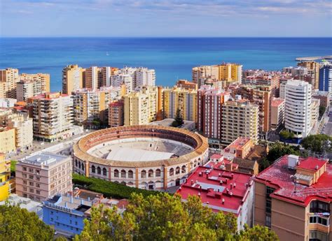  Plaza de Toros de La Malagueta: Tarihin ve Heyecanın Kalbinde Bir Yolculuk!